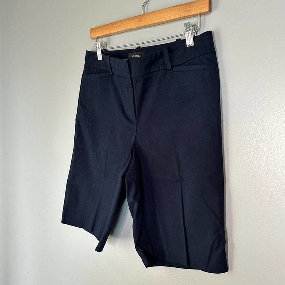 TALBOTS Bermuda Shorts Size 4 - Picture 3 of 6